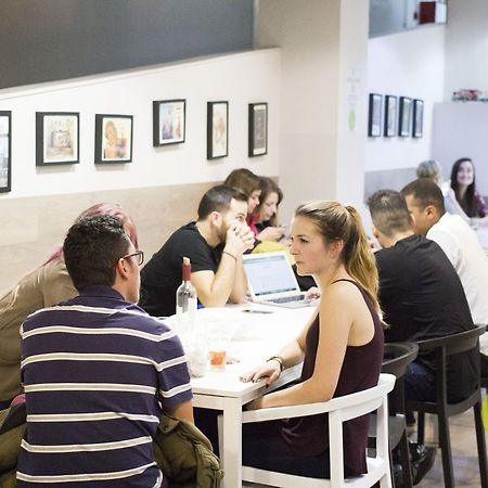 Hola Hostal Eixample Barcelona Eksteriør bilde