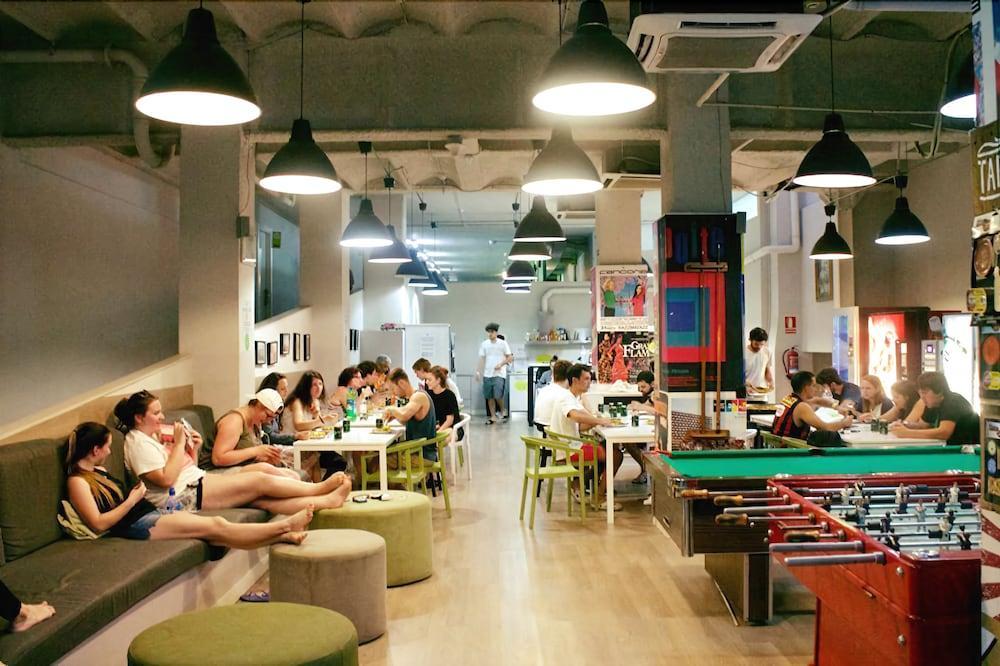 Hola Hostal Eixample Barcelona Eksteriør bilde