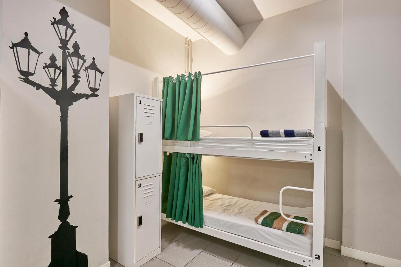 Hola Hostal Eixample Barcelona Eksteriør bilde