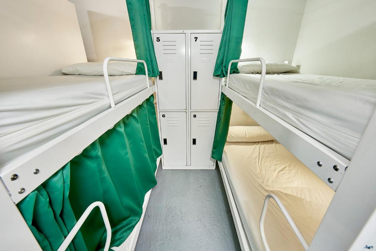Hola Hostal Eixample Barcelona Eksteriør bilde