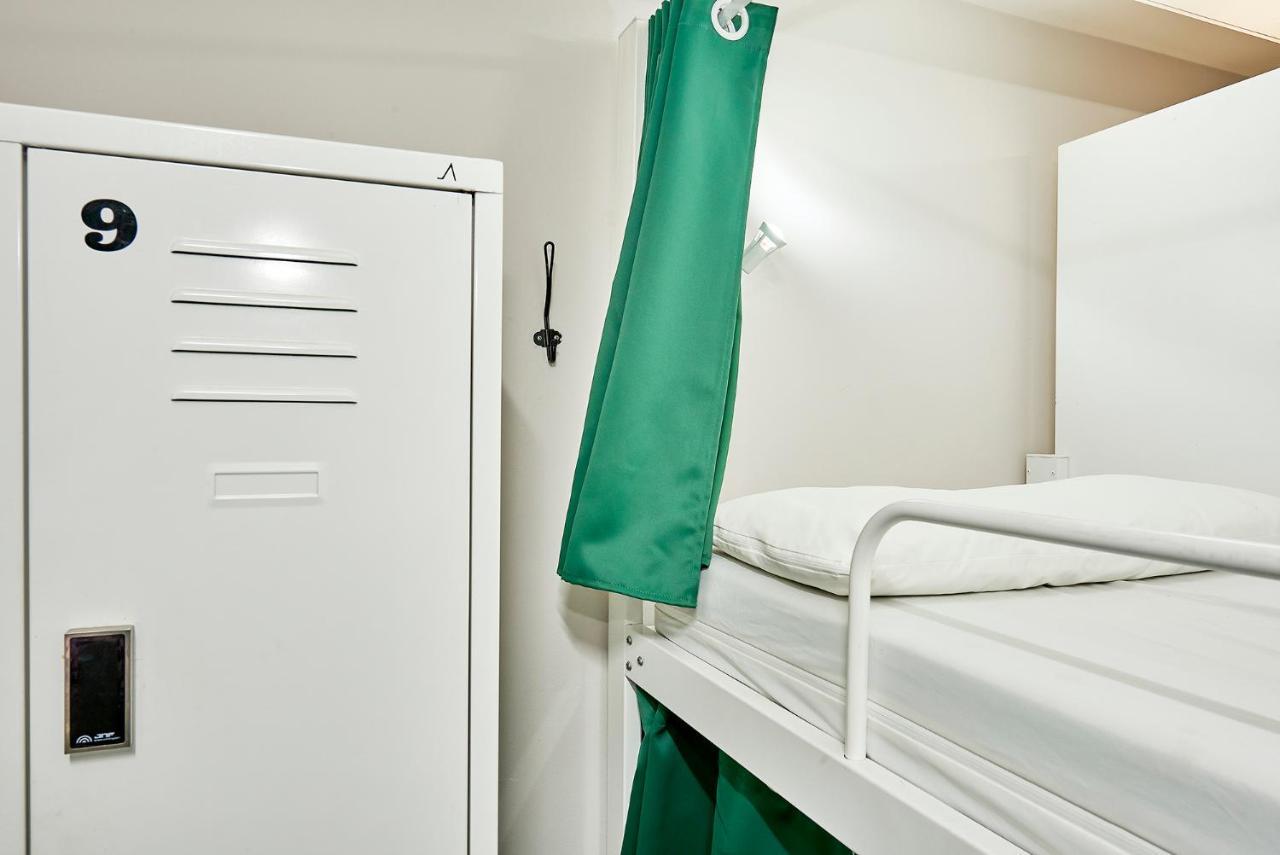 Hola Hostal Eixample Barcelona Eksteriør bilde