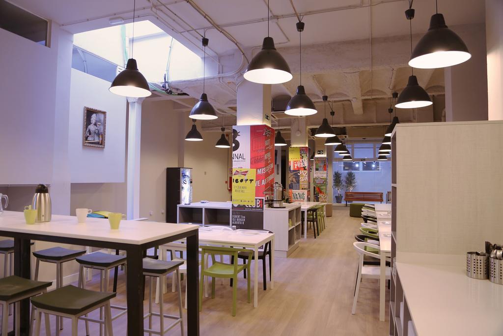 Hola Hostal Eixample Barcelona Eksteriør bilde